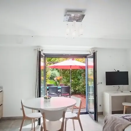 Jules Apartment *
